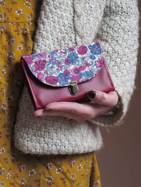 Porte monnaie femme attache cartable rétro simili cuir bordeaux et tissu imprimé fleurs Lulu