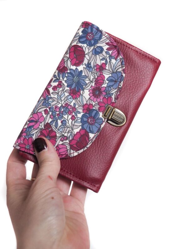 Porte monnaie Lulu attache cartable rétro tissu imprimé liberty fleurs