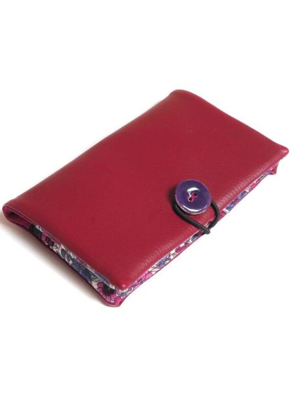 Portefeuille Lulu vue extérieur simili cuir bordeaux et bouton coco violet