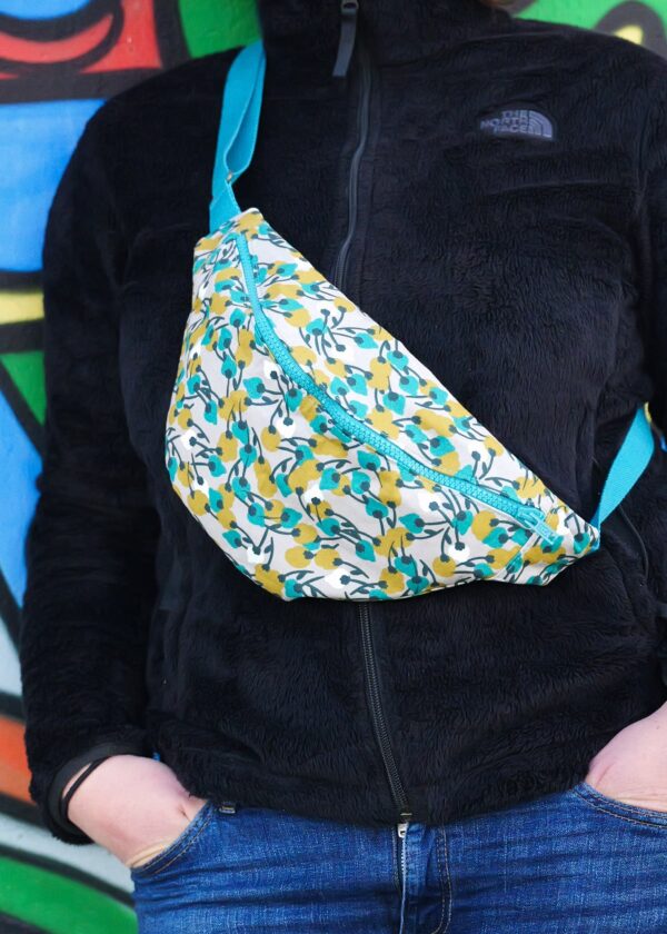 Sac banane femme tissu imprimé vert turquoise fait main en France