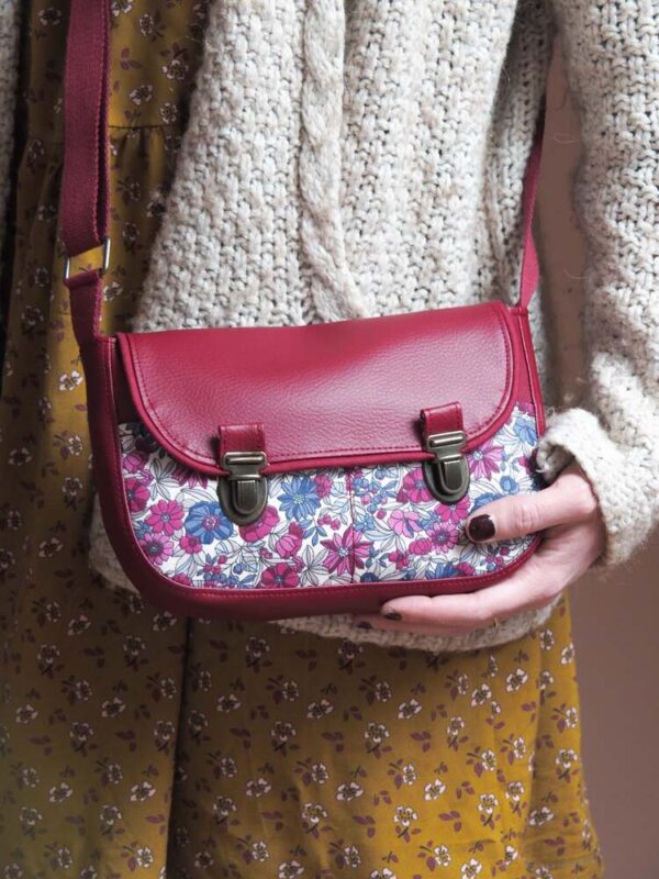Sac l'essentiel bandoulière femme Lulu fleurs liberty bordeaux