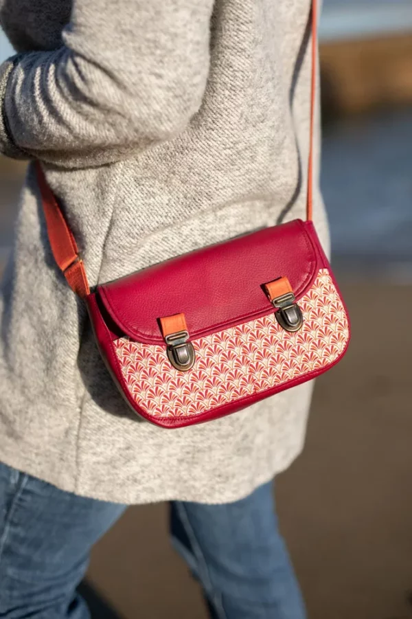 Sac femme fait main en France simili cuir rouge bordeaux et tissu imprimé rouille orange