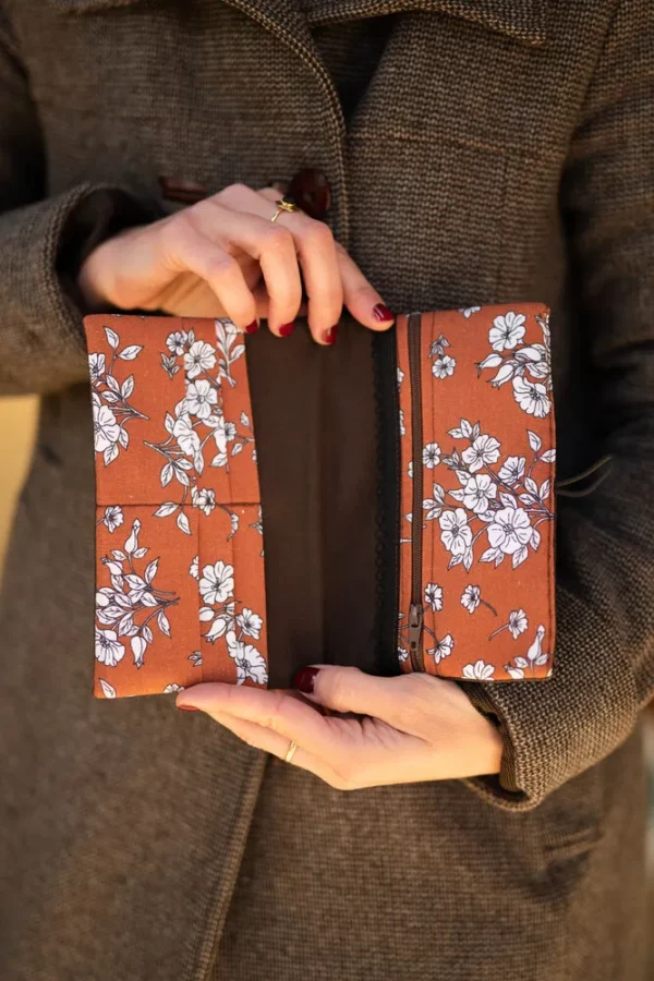 Portefeuille fabriqué en France marron rouille fleurs Juliette
