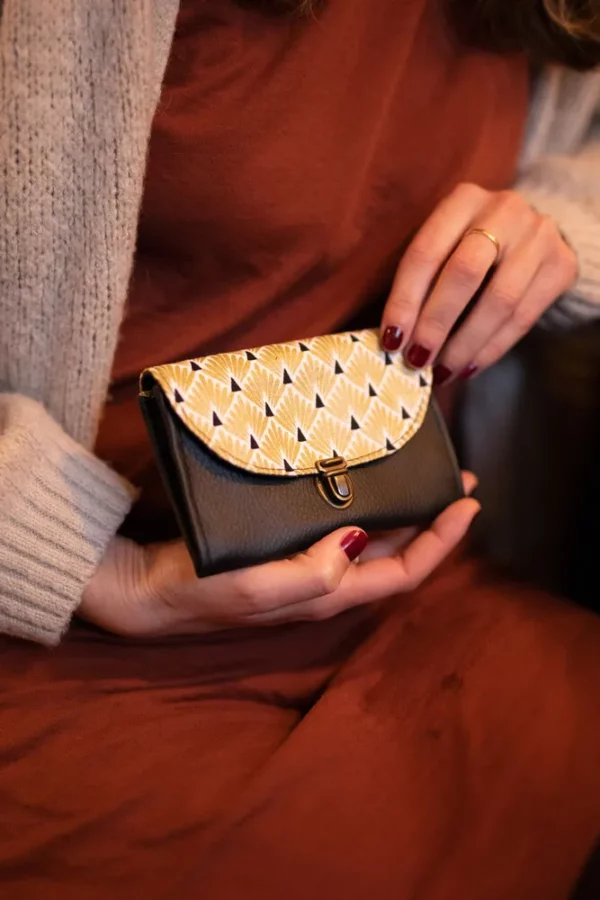 Porte monnaie fait main en France simili cuir noir et tissu imprimé doré épis