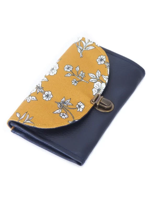 Porte monnaie femme fait main en France bleu marine et tissu imprimé moutarde fleurs