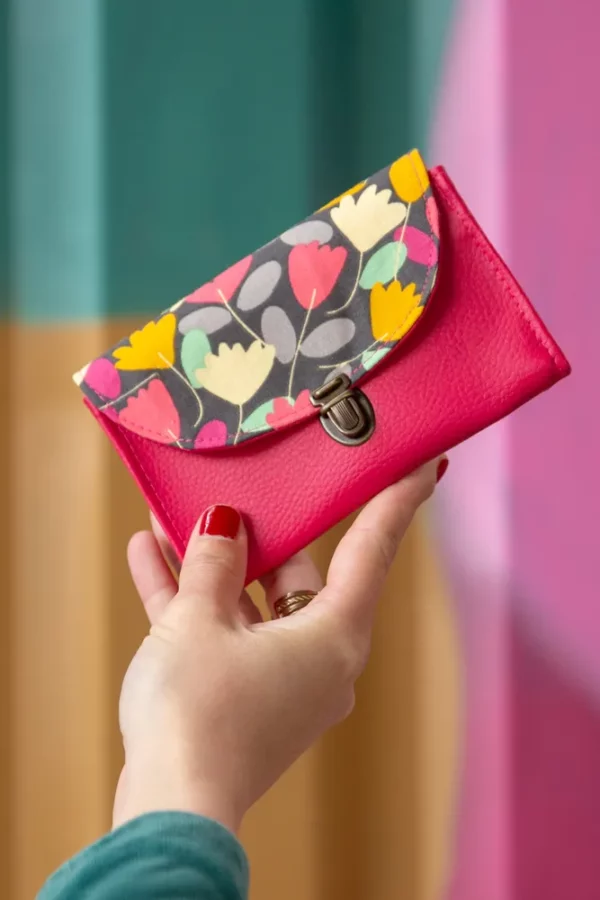 Porte monnaie femme coloré fait main simili cuir rose attache cartable rétro imprimé fleurs multicolores Cécile