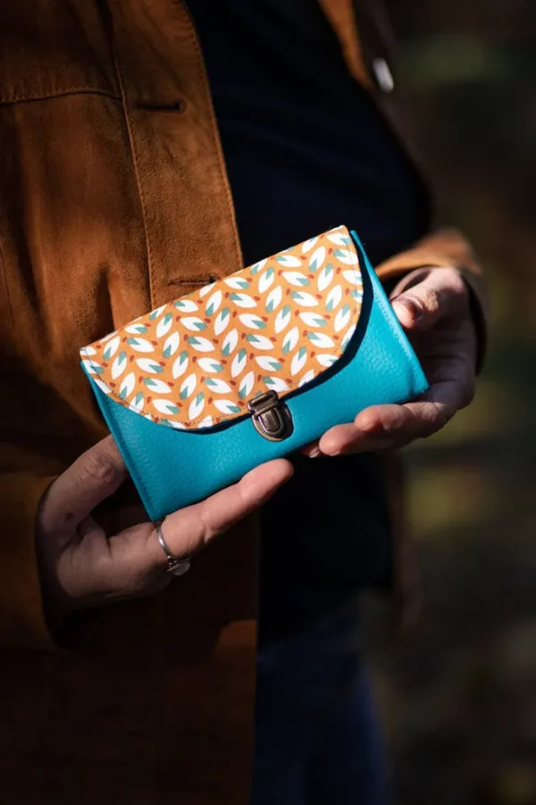 Porte monnaie Moka simili cuir turquoise et tissu imprimé attache cartable rétro cousu main en France