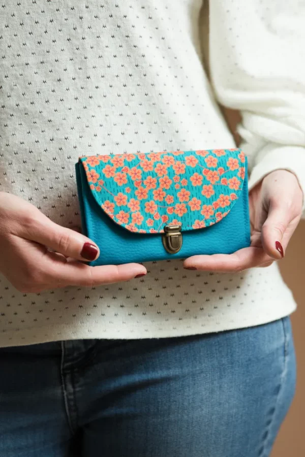 Porte monnaie femme attache cartable rétro simili cuir turquoise tissu imprimé orange fleurs Lili