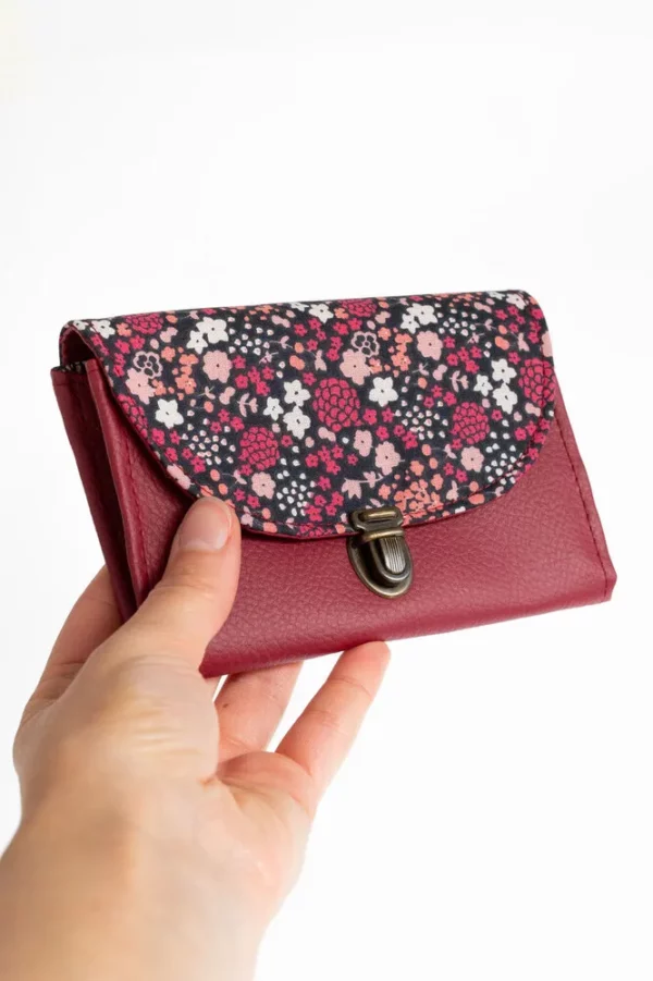Porte monnaie femme cousu main en France attache cartable rétro bordeaux fleurs Julie