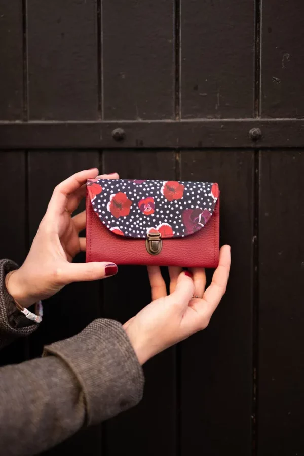 Porte monnaie femme fait main simili cuir rouge bordeaux tissu imprimé noir fleurs Poppy