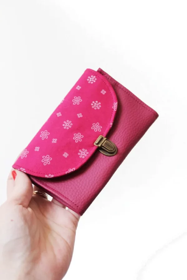 Porte monnaie femme attache cartable rétro simili cuir fuchsia et tissu imprimé