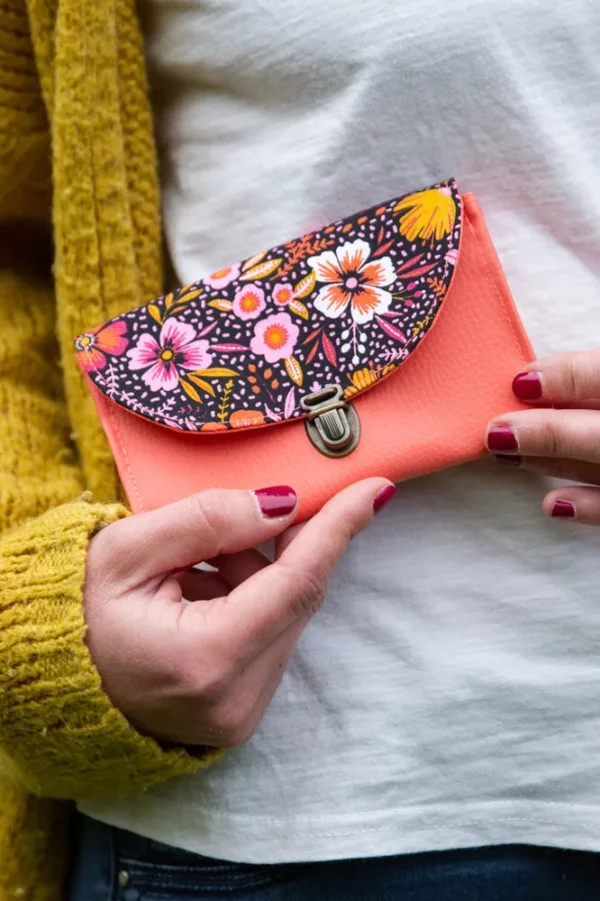 Porte monnaie femme fait main attache cartable rétro simili cuir corail tissu imprimé fleurs Frida