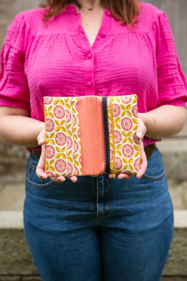 Portefeuille fait main en Bretagne jaune et rose Charlie ouvert poche zippée compartiments cartes