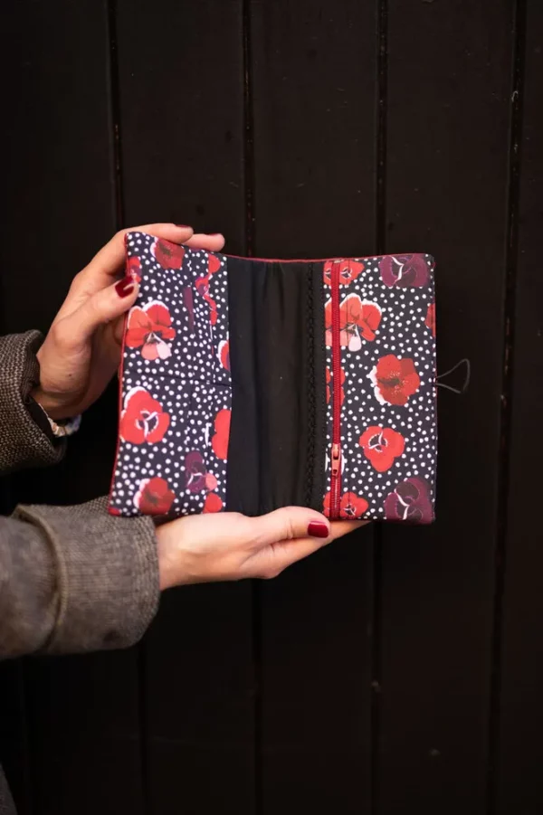 Portefeuille femme fait main compagnon rouge bordeaux noir fleurs Poppy
