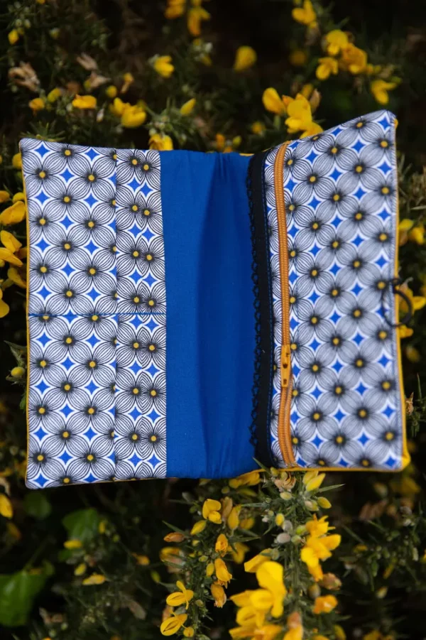 Portefeuille femme compagnon fait main simili cuir jaune tissu imprimé bleu Sunny