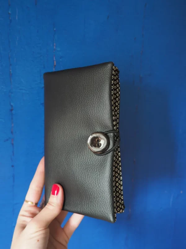 Portefeuille femme compagnon fait main en Bretagne simili cuir noir tissu imprimé fleurs