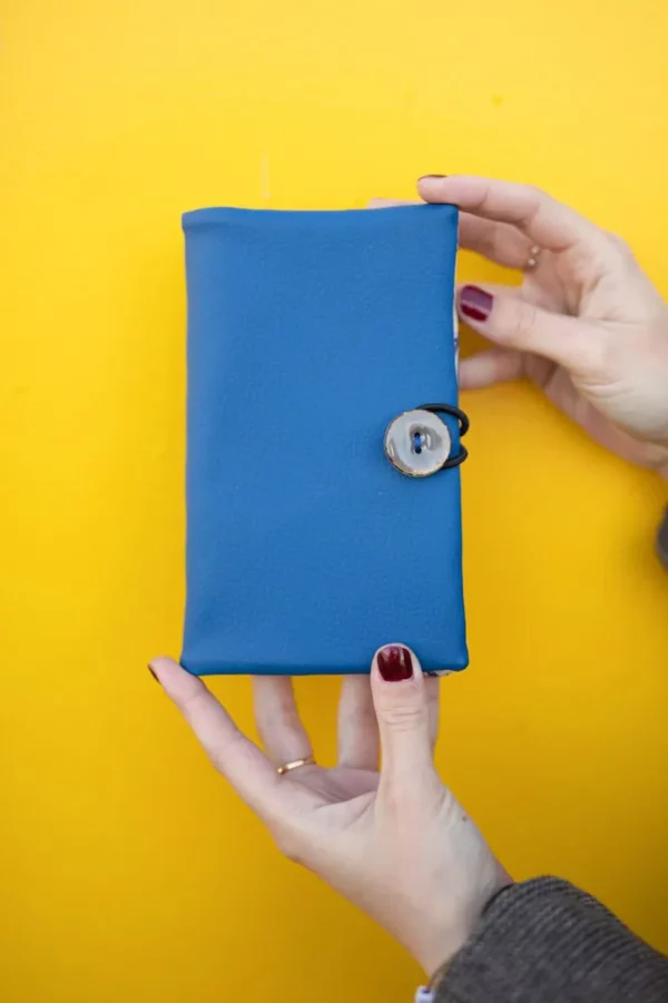 Portefeuille cousu main en France coloré simili cuir bleu Picassa