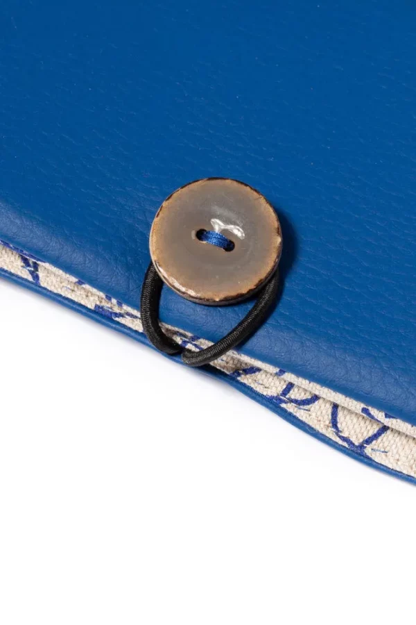 Portefeuille Picassa zoom sur le bouton coco gris