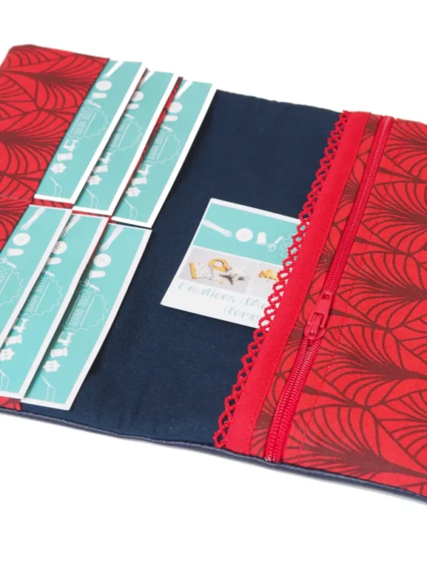 Portefeuille femme simili cuir bleu marine et tissu imprimé rouge feuilles fabriqué en France zoom pochette zippée monnaie et porte cartes