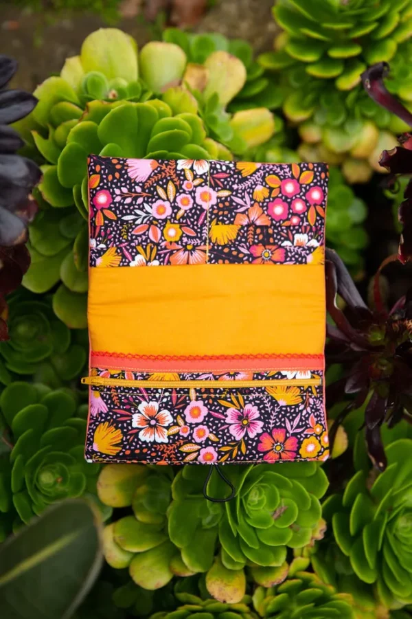 Portefeuille compagnon simili cuir corail tissu imprimé moutarde fleurs