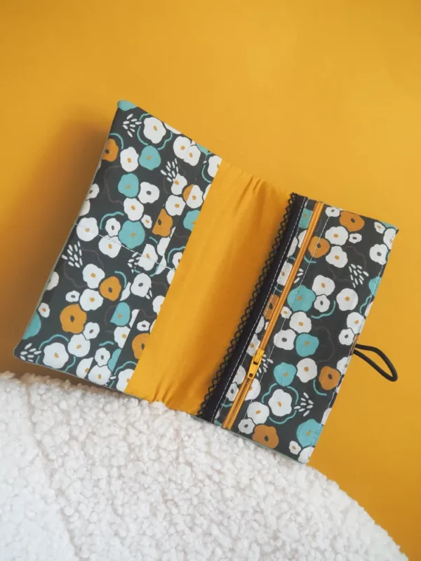 Portefeuille fait main femme coloré bleu gris moutarde fleurs rétro June