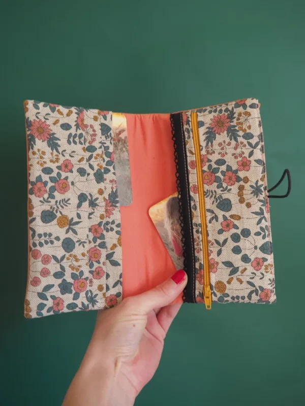 Portefeuille peach ouvert