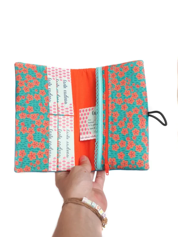 Portefeuille compagnon coloré fait main en France orange turquoise fleurs Lili