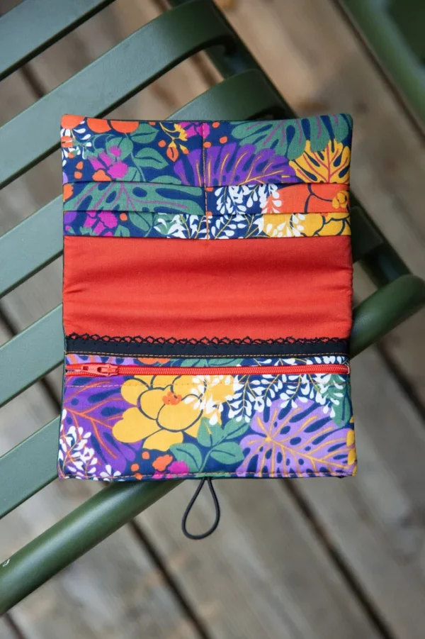 Portefeuille femme coloré fait main simili cuir vert tissu imprimé multicolore fleurs Camille