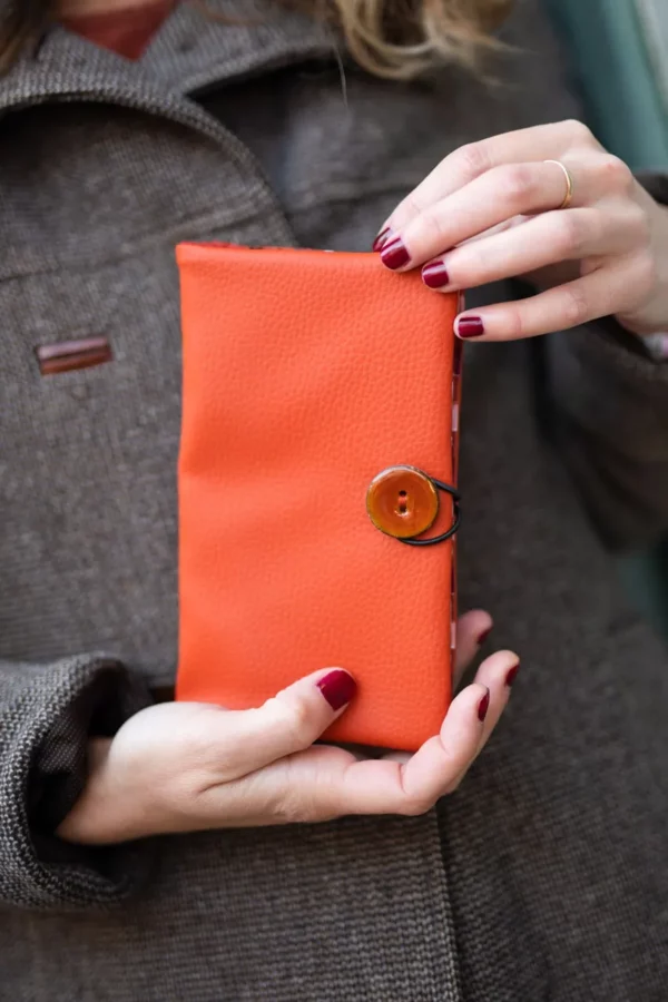 Portefeuille femme cousu main Clémentine fermé bouton rouille simili cuir