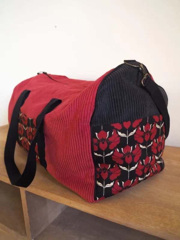 Sac à langer sac week-end velours cousu main en Bretagne noir rouge Aline