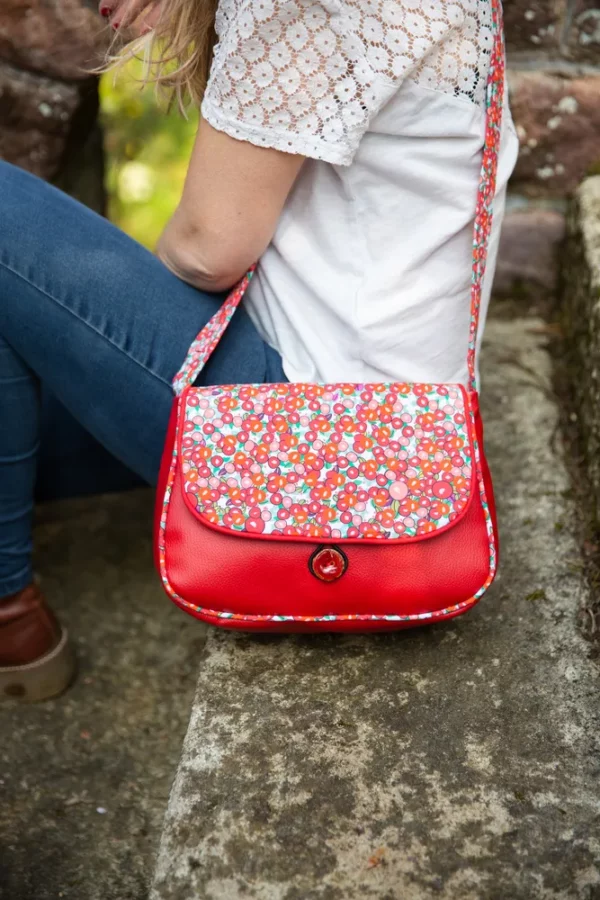 Sac réversible femme bandoulière simili cuir rouge tissu imprimé cerises