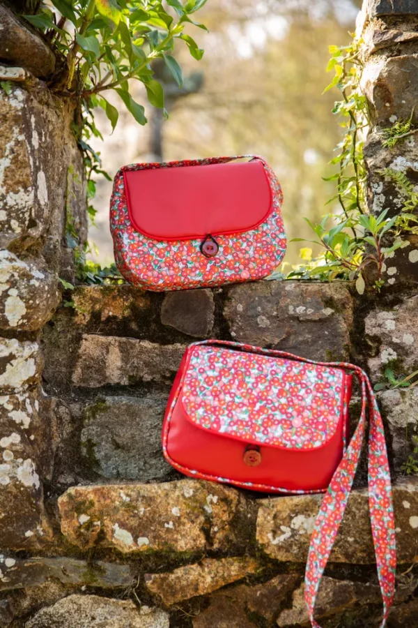 Sac réversible femme fait main en France rouge cerises