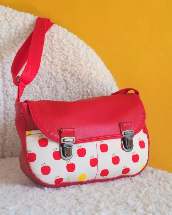 Sac à main femme fait main en France coloré simili cuir rouge tissu imprimé les pommes