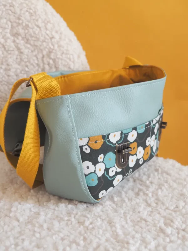 Sac l'essentiel June ouvert vue double poche plaquées devant