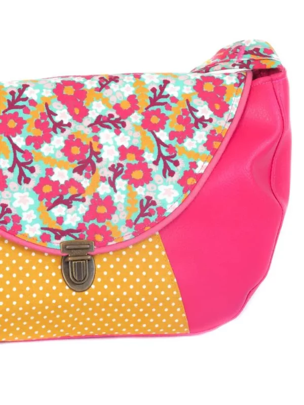 Sac besace Rosa zoom sur tissu imprimé fleurs et pois et attache cartable rétro