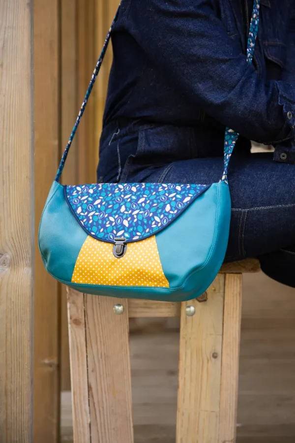 Sac besace Pépite simili cuir turquoise tissu imprimé bleu marine moutarde pois