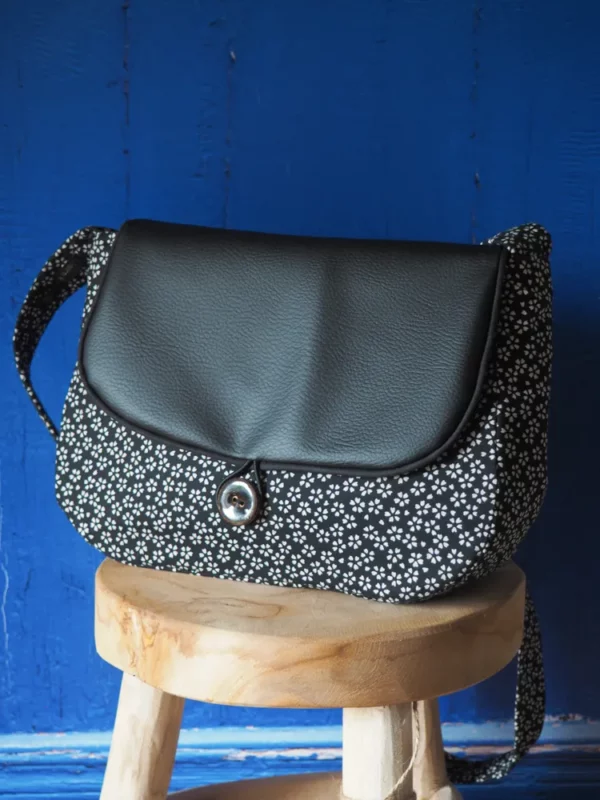 Sac réversible noir fleurs côté tissu imprimé