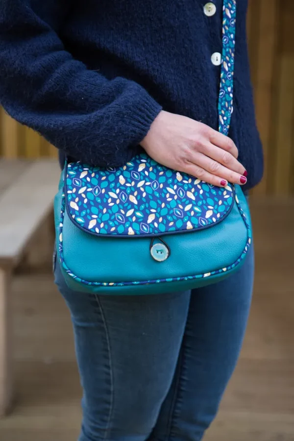 Sac réversible fait main en France simili cuir turquoise tissu imprimé bleu marine pépite