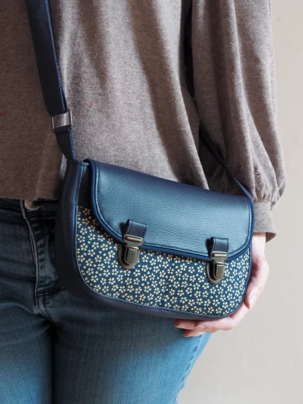Sac à main femme réversible simili cuir bleu marine tissu imprimé fleurs Léa