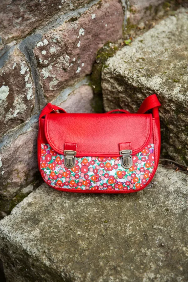 Sac à main fait main petit format coloré rouge cerises