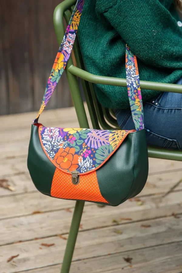 Sac à main femme besace coloré fait main simili cuir vert tissu imprimé orange fleurs Camille