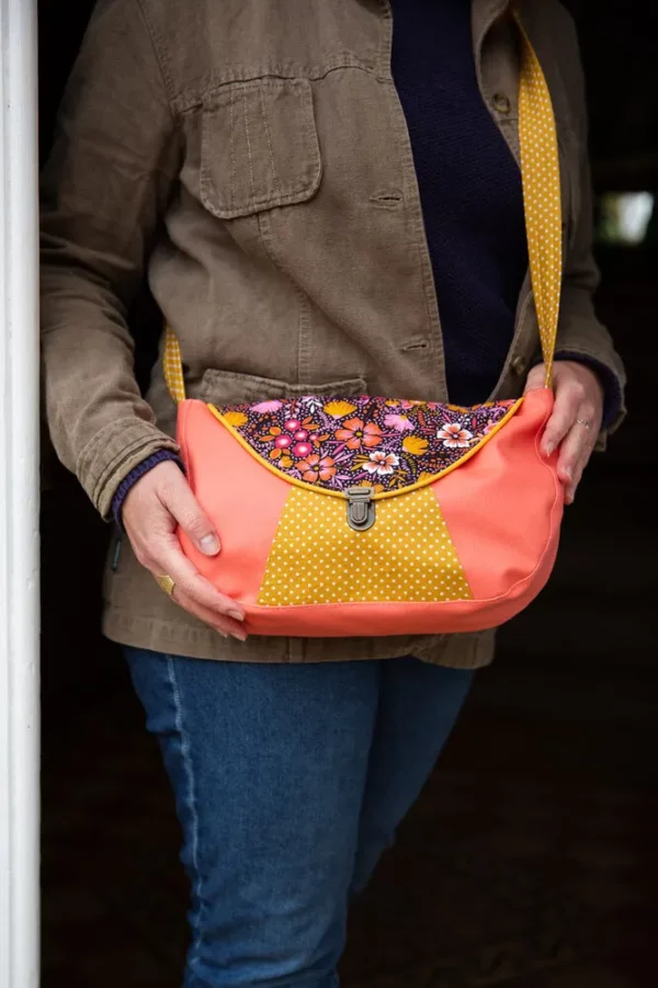 Sac besace Frida porté