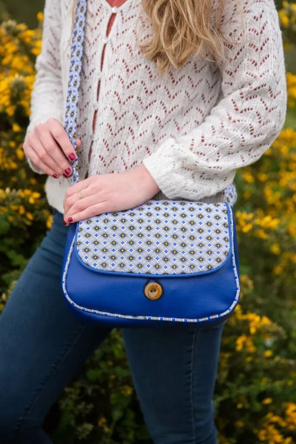 Sac réversible femme bandoulière simili cuir bleu passepoil imprimé géométrique Sunny