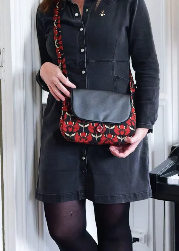 Sac réversible simili cuir noir tissu imprimé rouge Aline côté tissu