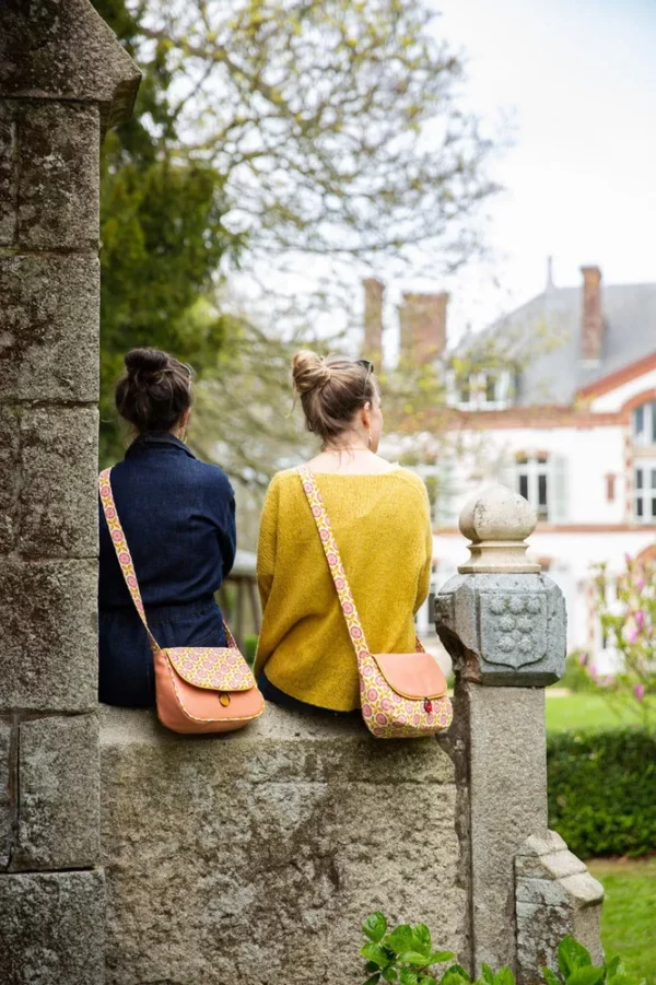 Sac réversible Charlie porté dans les deux sens