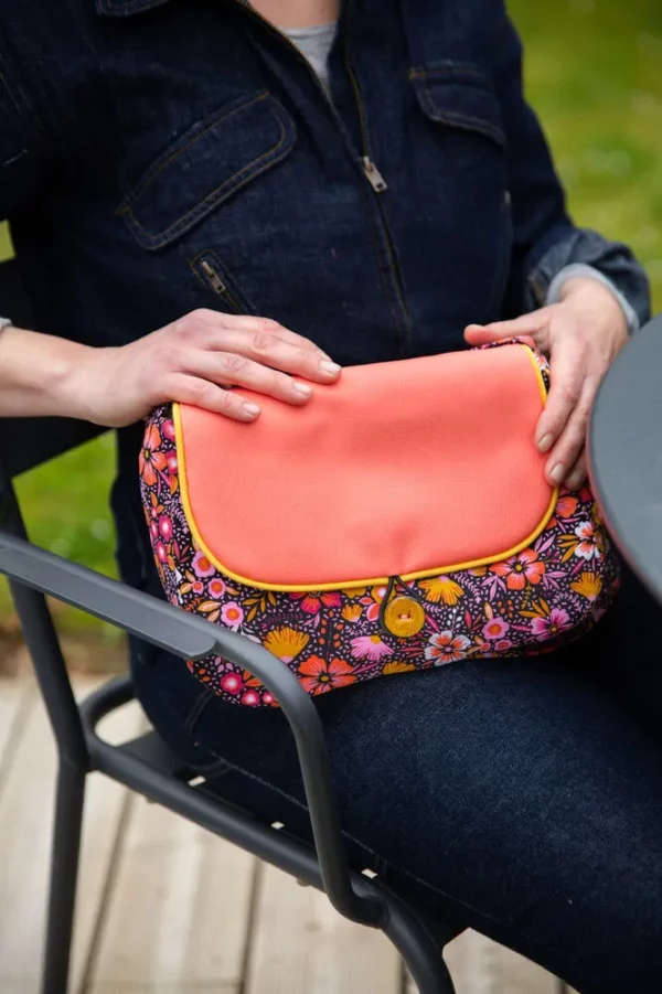 Sac à main femme réversible 2 en 1 cousu main en Bretagne tissu imprimé fleurs Frida bouton jaune coco