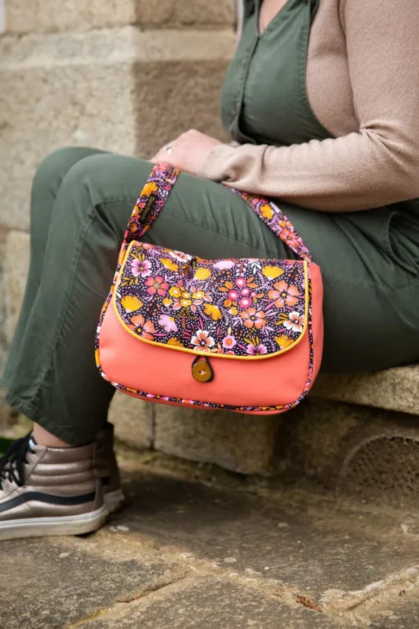 Sac réversible femme corail Frida porté