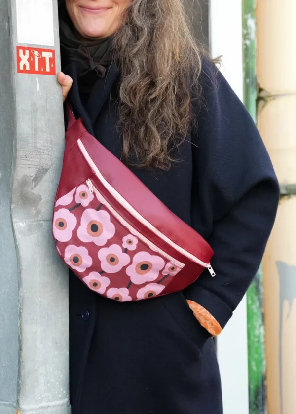 Banane XL fait main simili cuir bordeaux tissu imprimé fleurs roses Paulette