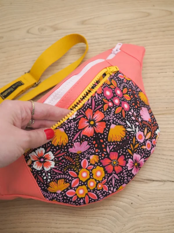 Sac banane Frida vue poche zippée devant ouverte