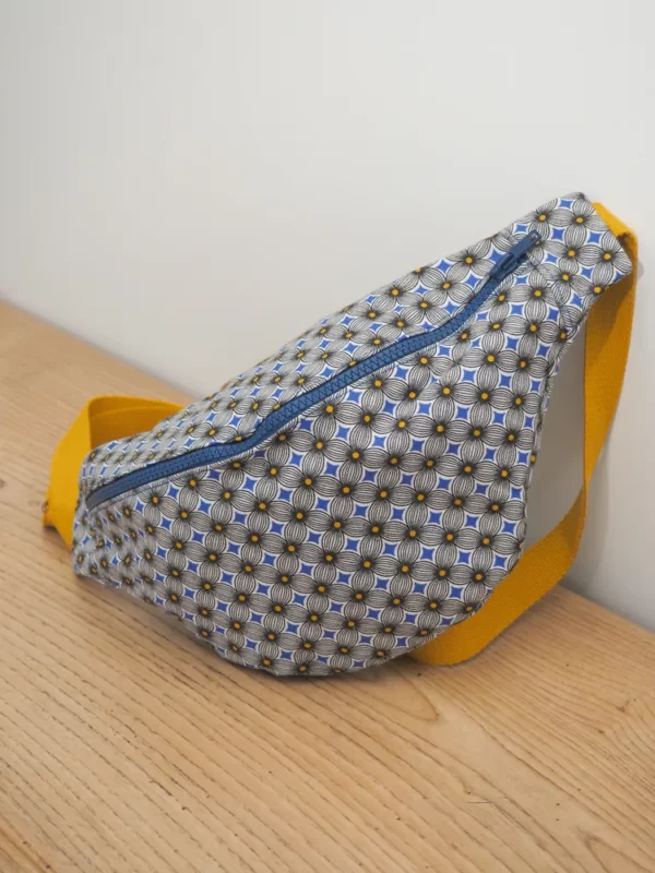 Sac banane imprimée sunny profil
